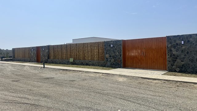 Casa de Playa en Asia: Km. 98. Condominio Palamakia / Al lado del Club Las Palmas